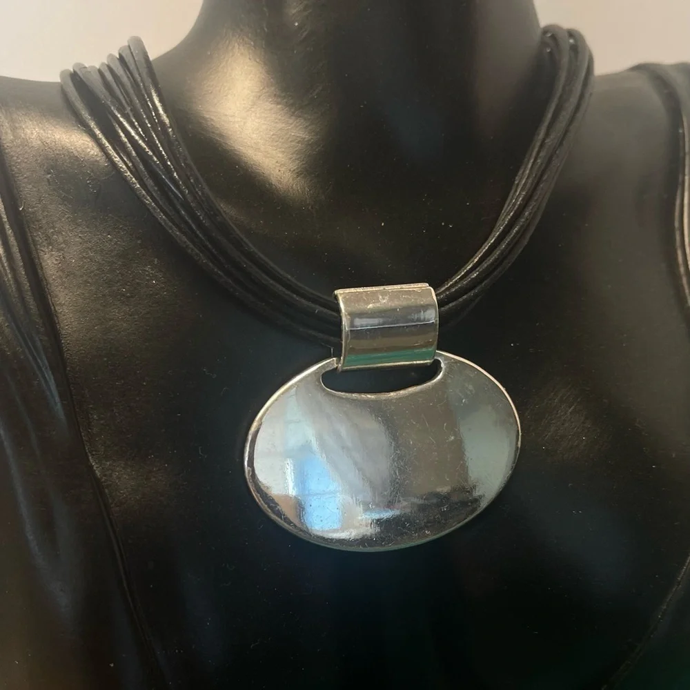 Vintage NAPIER mod leather choker pendant necklace
